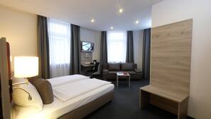 1 Schlafzimmer, Allergikerbettwaren, Zimmersafe, Schreibtisch