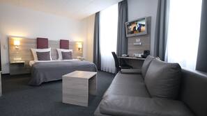 1 Schlafzimmer, Allergikerbettwaren, Zimmersafe, Schreibtisch