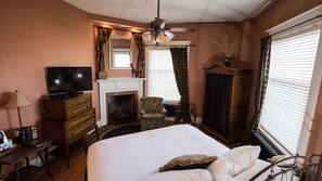 Premium bedding, down duvet, individually decorated