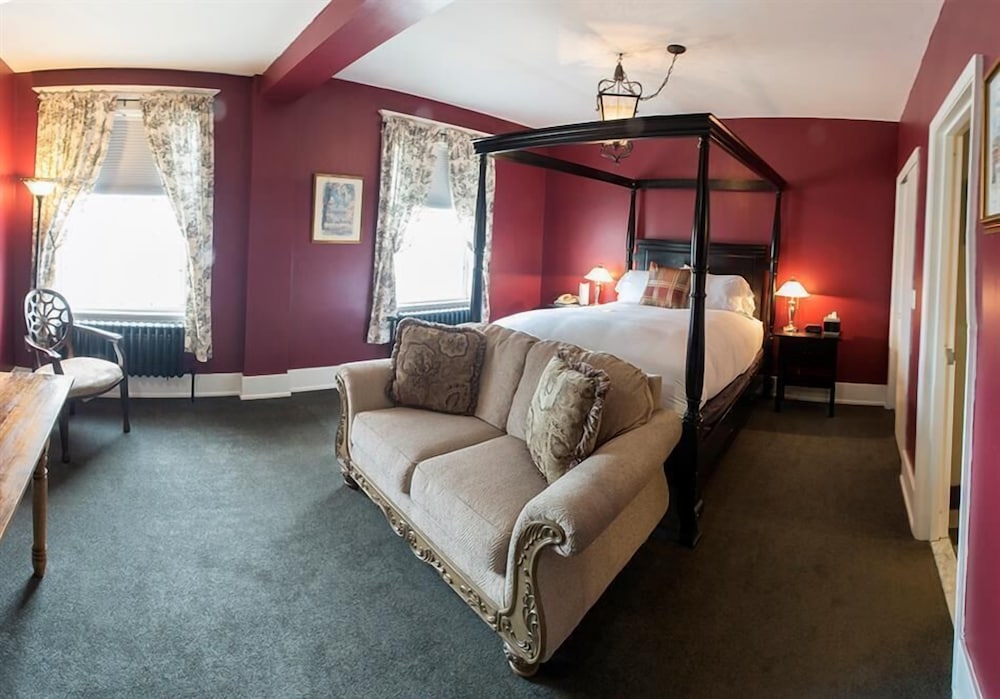 Room, Inn on Broadway
