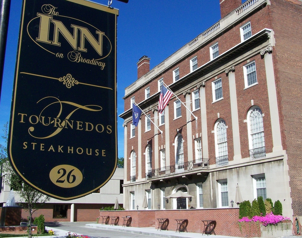 Exterior, Inn on Broadway