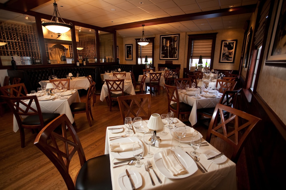 Restaurant, Inn on Broadway