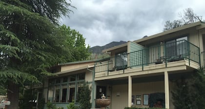 Cedar Lodge