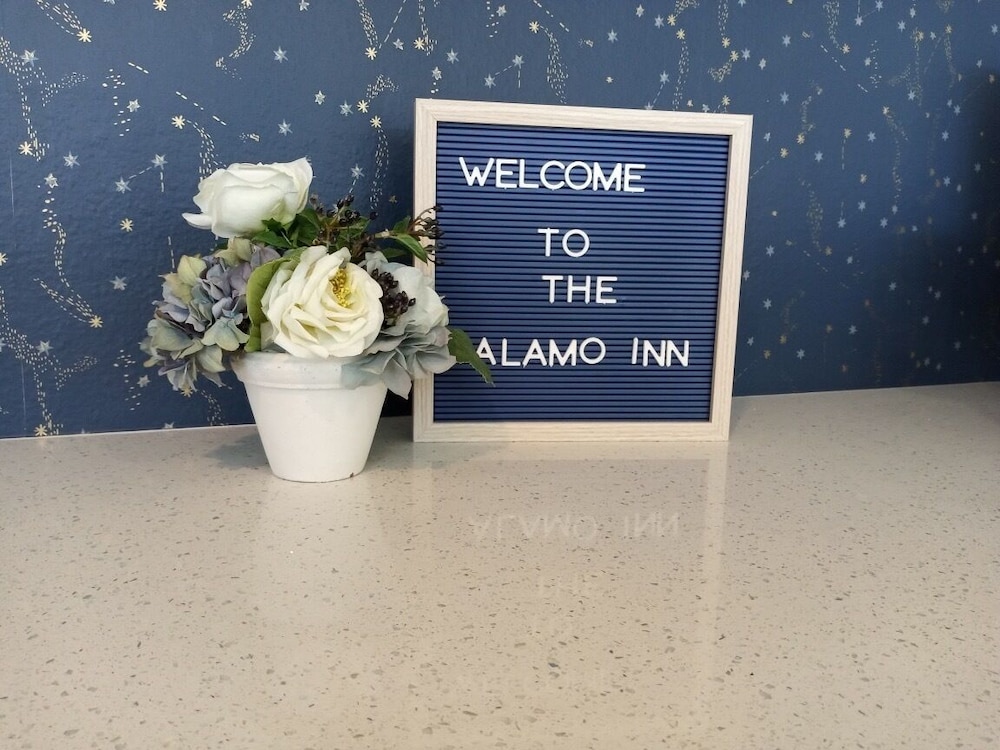 Alamo Inn & Suites