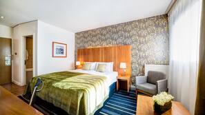 Hypo-allergenic bedding, desk, blackout curtains, iron/ironing board