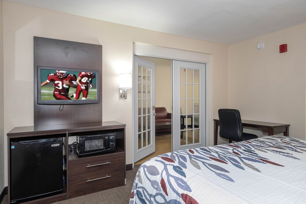 Red Roof Inn PLUS+ Jacksonville - Southpoint