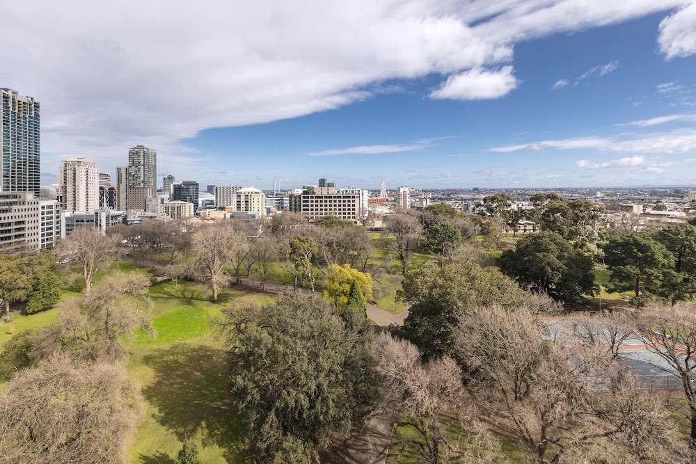 Radisson on Flagstaff Gardens Melbourne