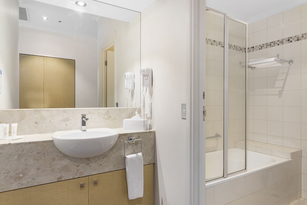 Clarion Suites Gateway