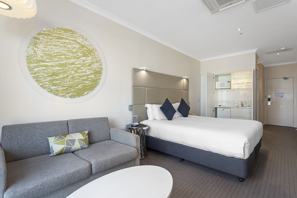 Clarion Suites Gateway