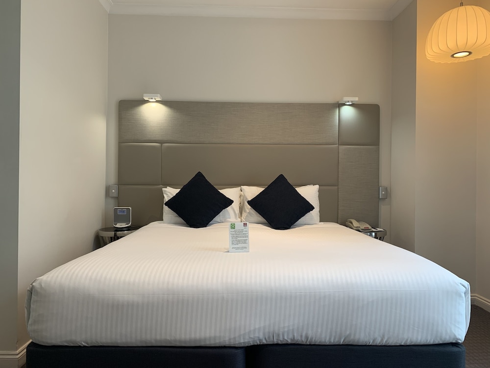 Clarion Suites Gateway