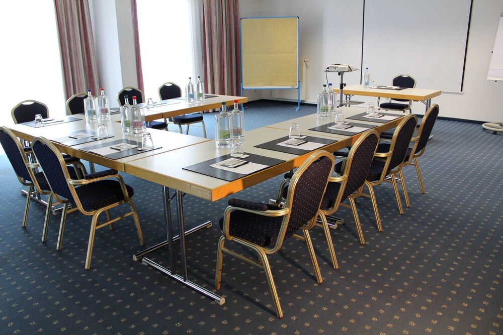 H Hotel Erfurt In Erfurt Hotel Rates Reviews On Orbitz
