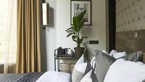 Premium bedding, pillow top beds, in-room safe, desk