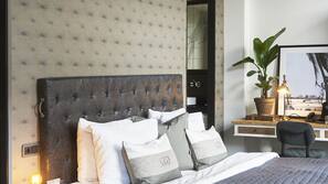 Premium bedding, pillow top beds, in-room safe, desk