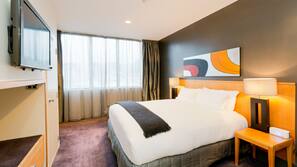 Premium bedding, minibar, desk, iron/ironing board