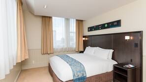 Premium bedding, minibar, desk, iron/ironing board