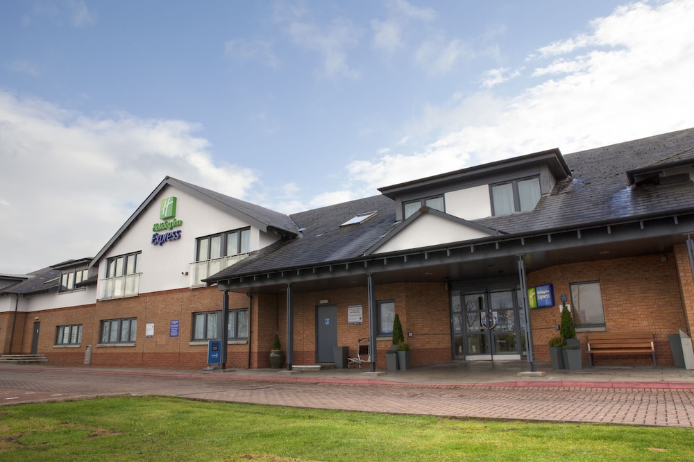 Holiday Inn Express Edinburgh Airport, an IHG Hotel