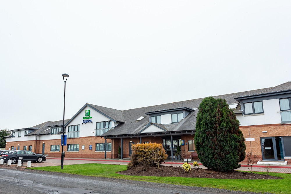 Holiday Inn Express Edinburgh Airport, an IHG Hotel