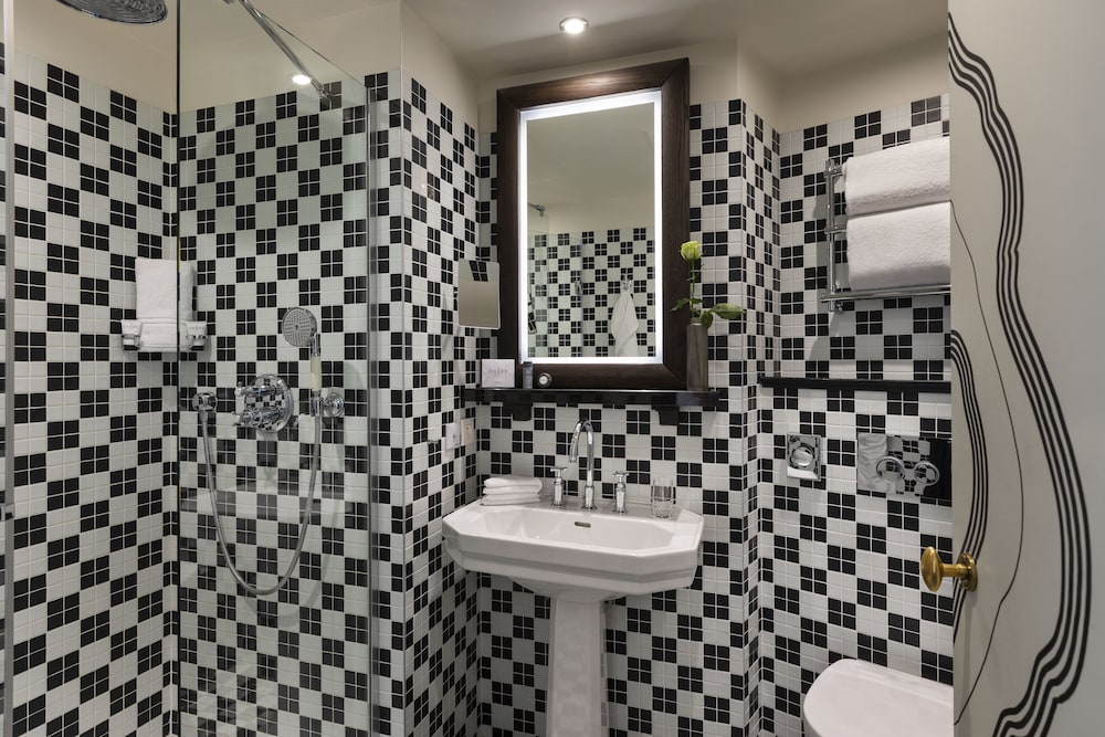 Bathroom, The Chess Hotel