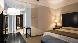 Copriletto in piuma, materassi a doppio strato, minibar