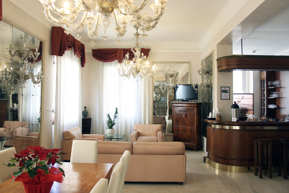 C Hotels De Rose Palace Florence 2019 Room Prices