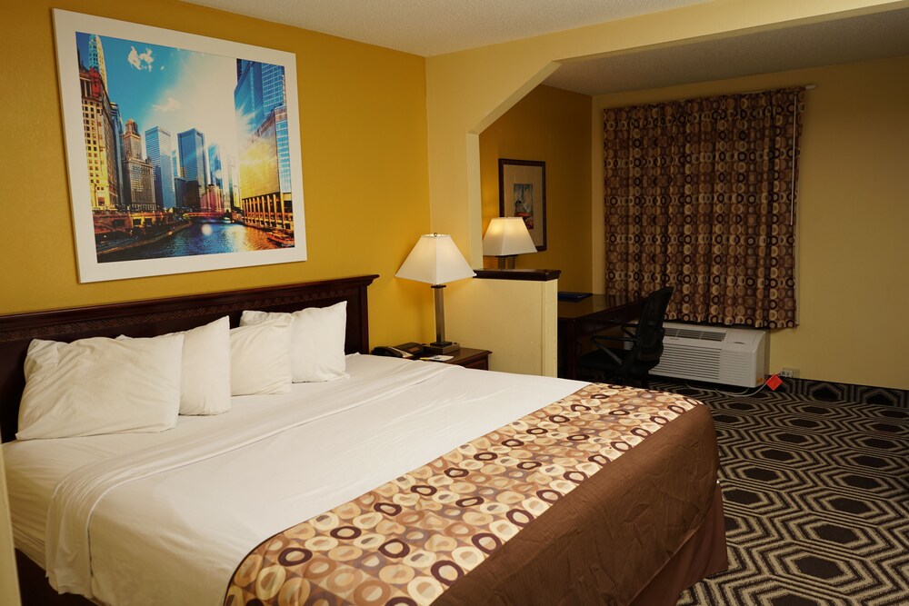 Room, Days Inn & Suites by Wyndham Harvey / Chicago Southland