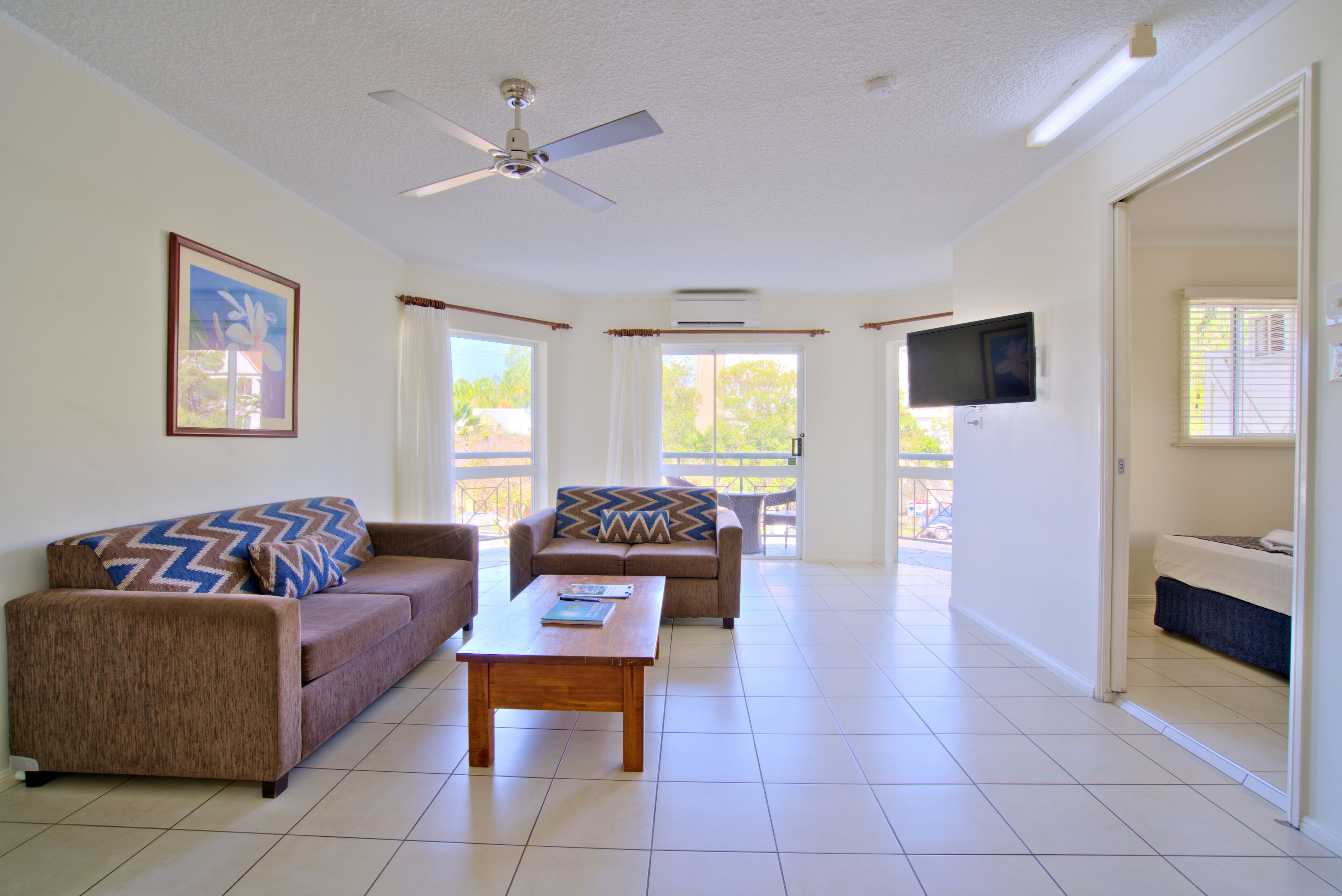 Cairns Queenslander Hotel & Apartments