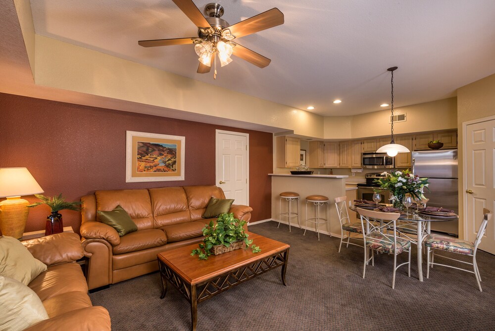 Living room, Westgate Painted Mountain Golf Resort