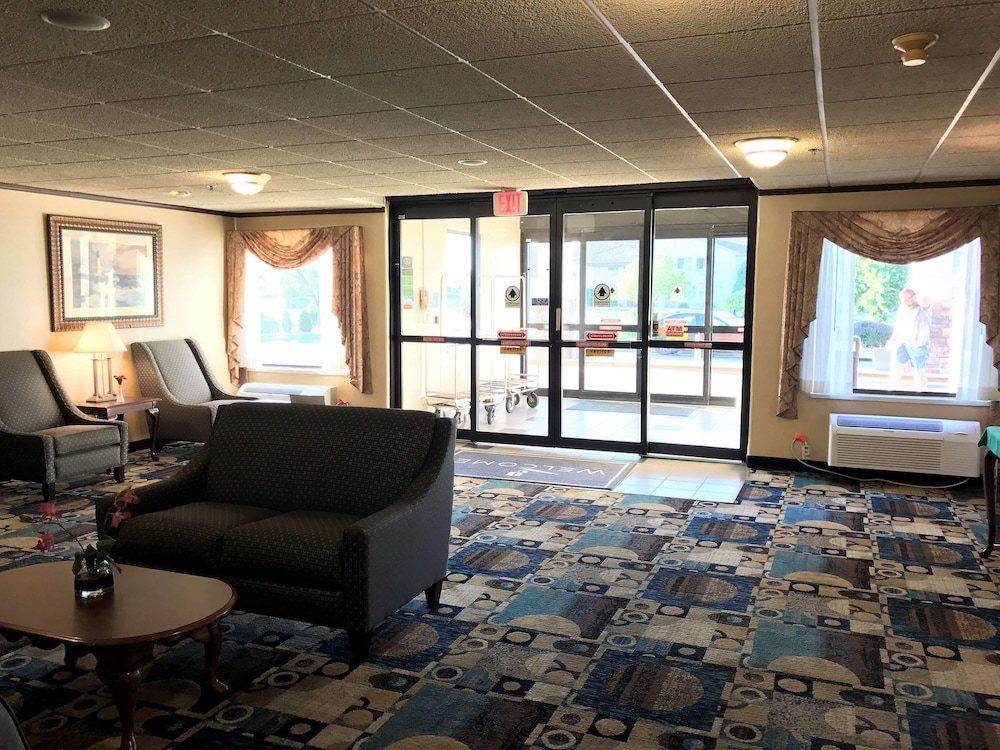 Country Inn & Suites by Radisson, Mt. Pleasant-Racine West, WI