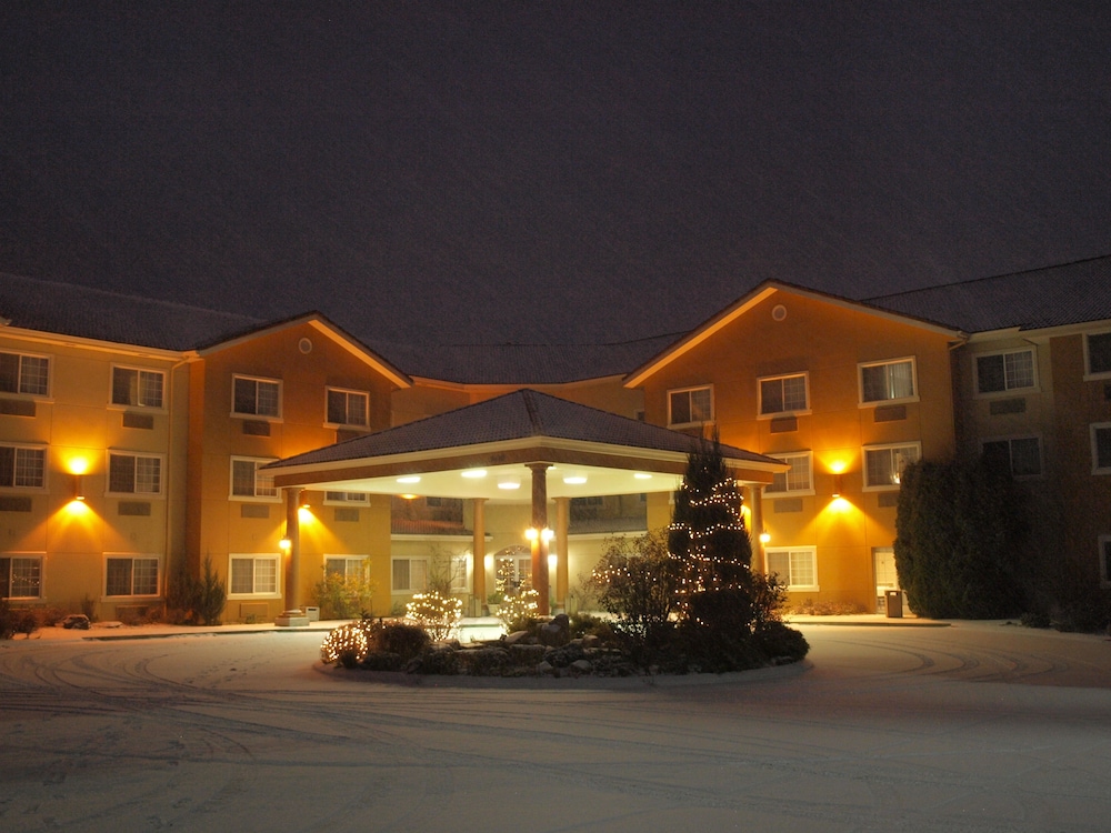 Best Western Plus Caldwell Inn & Suites