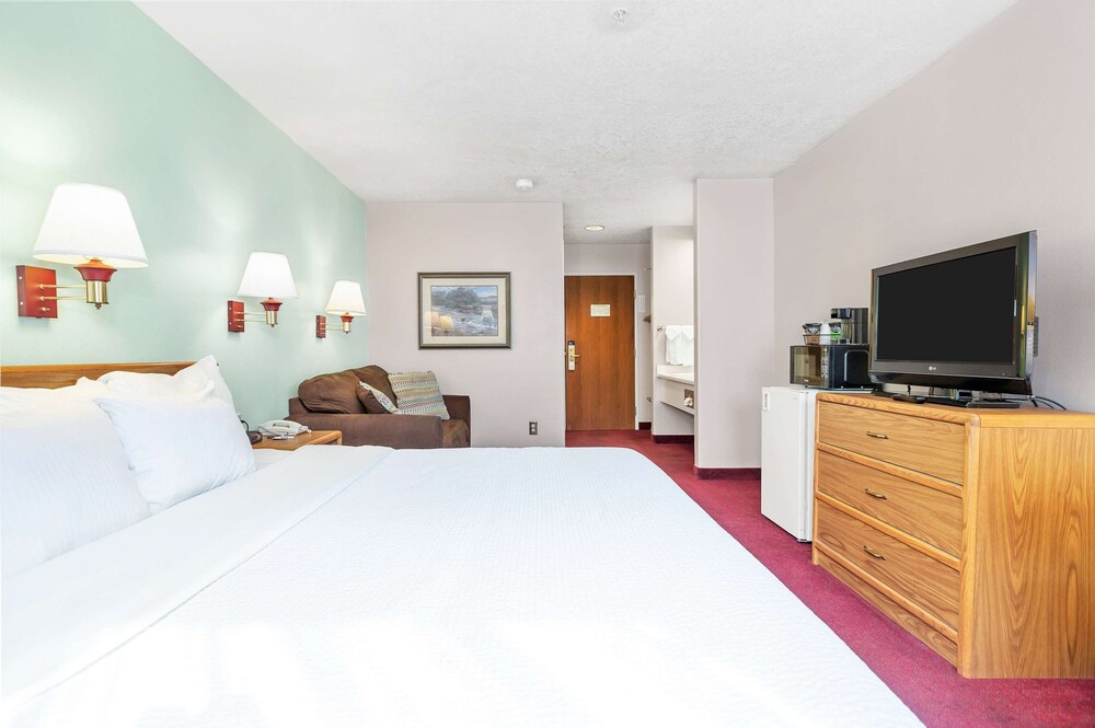 Room, Americas Best Value Inn Cedar City