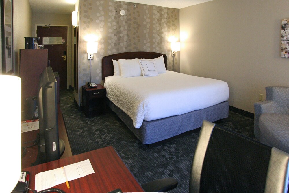 Courtyard by Marriott Charlotte/Matthews