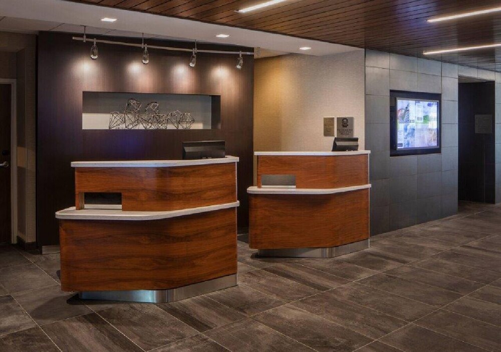 Concierge desk, Courtyard by Marriott Burlington