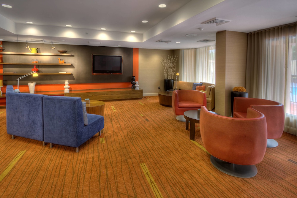 Courtyard by Marriott Burlington