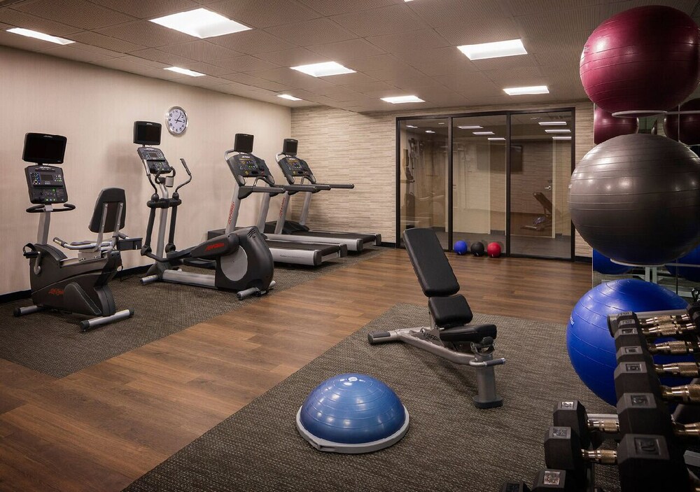 Fitness facility, Courtyard by Marriott Burlington