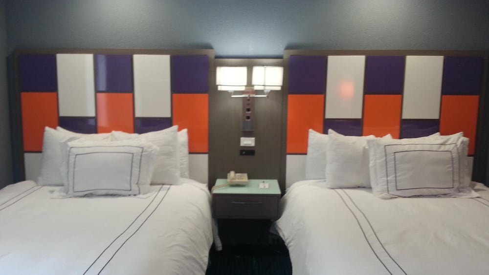 Room, Inn @ Clemson