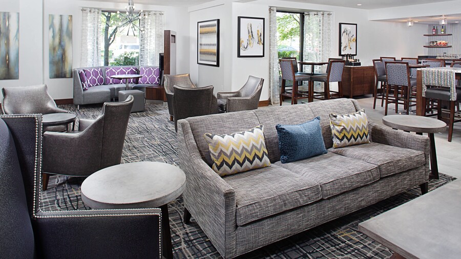 Courtyard by Marriott Manchester - Boston Regional Airport