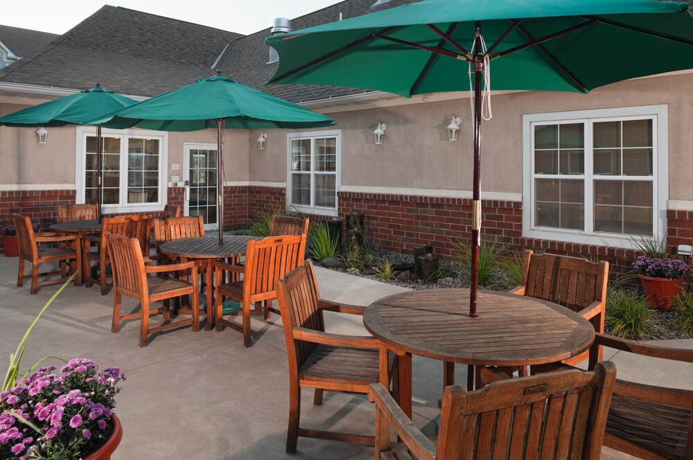 Terrace/patio, Residence Inn by Marriott Minneapolis St. Paul/Roseville