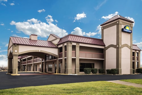 Great Place to stay Days Inn by Wyndham Oak Grove/Ft. Campbell near Oak Grove 