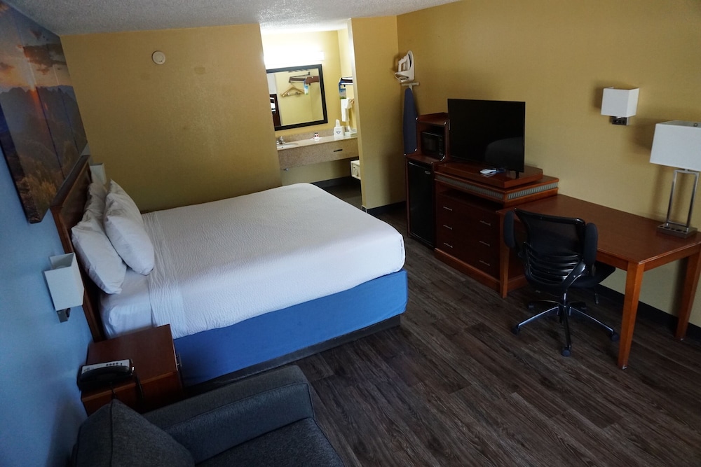 Days Inn by Wyndham Oak Grove/Ft. Campbell