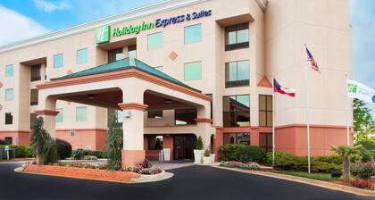 Holiday Inn Express Hotel & Suites, an IHG Hotel