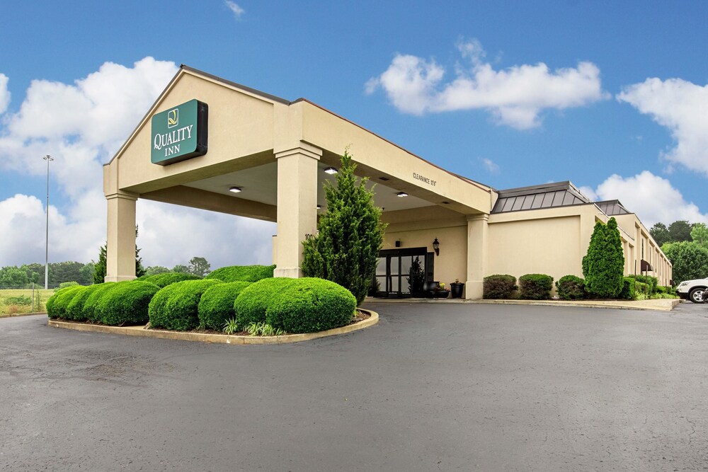 Primary image, Quality Inn Holly Springs South