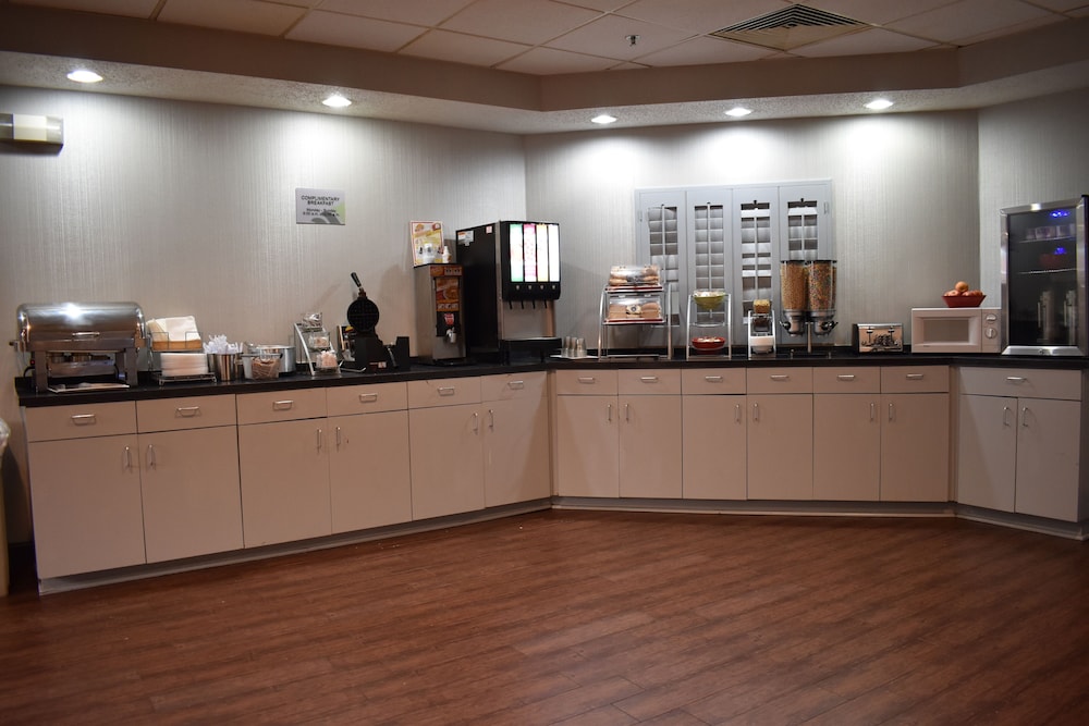 Coffee service, Wingate by Wyndham Oklahoma City/Airport