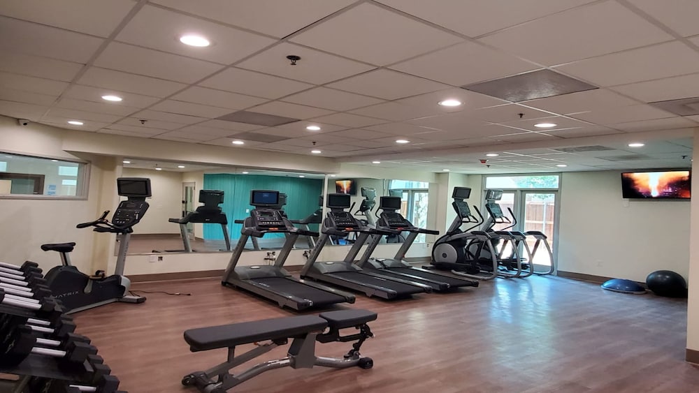 Fitness facility, Holiday Inn Express And Suites Arlington North - Stadium Area, an IHG Hotel