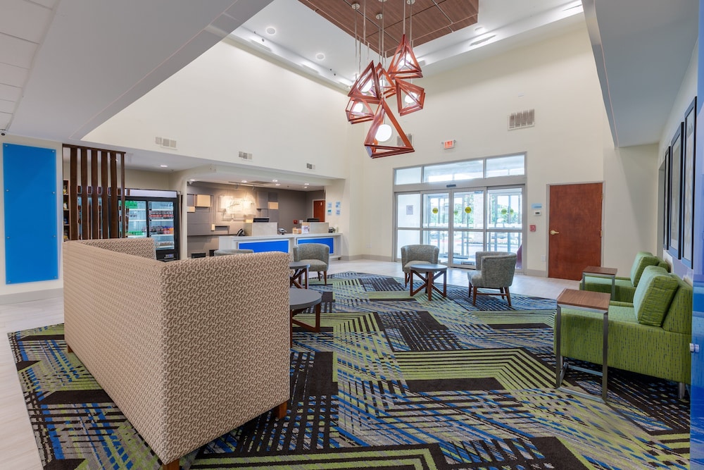 Holiday Inn Express And Suites Arlington North - Stadium Area, an IHG Hotel