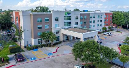 Holiday Inn Express And Suites Arlington North - Stadium Area, an IHG Hotel