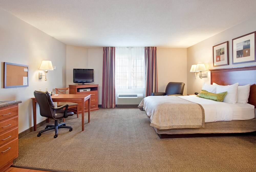 Candlewood Suites Rockford, an IHG Hotel