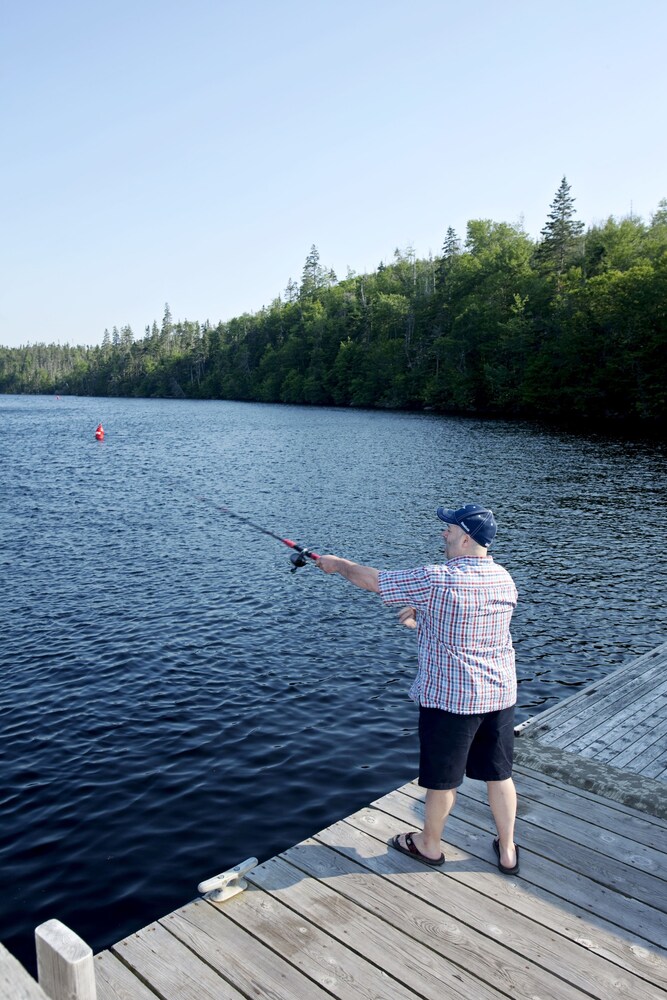 Lodge Resort and Conference Centre Deals & Reviews