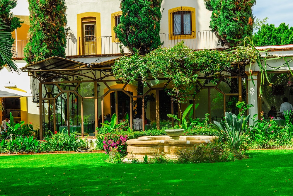 Fountain, Hotel Hacienda Los Laureles - Spa