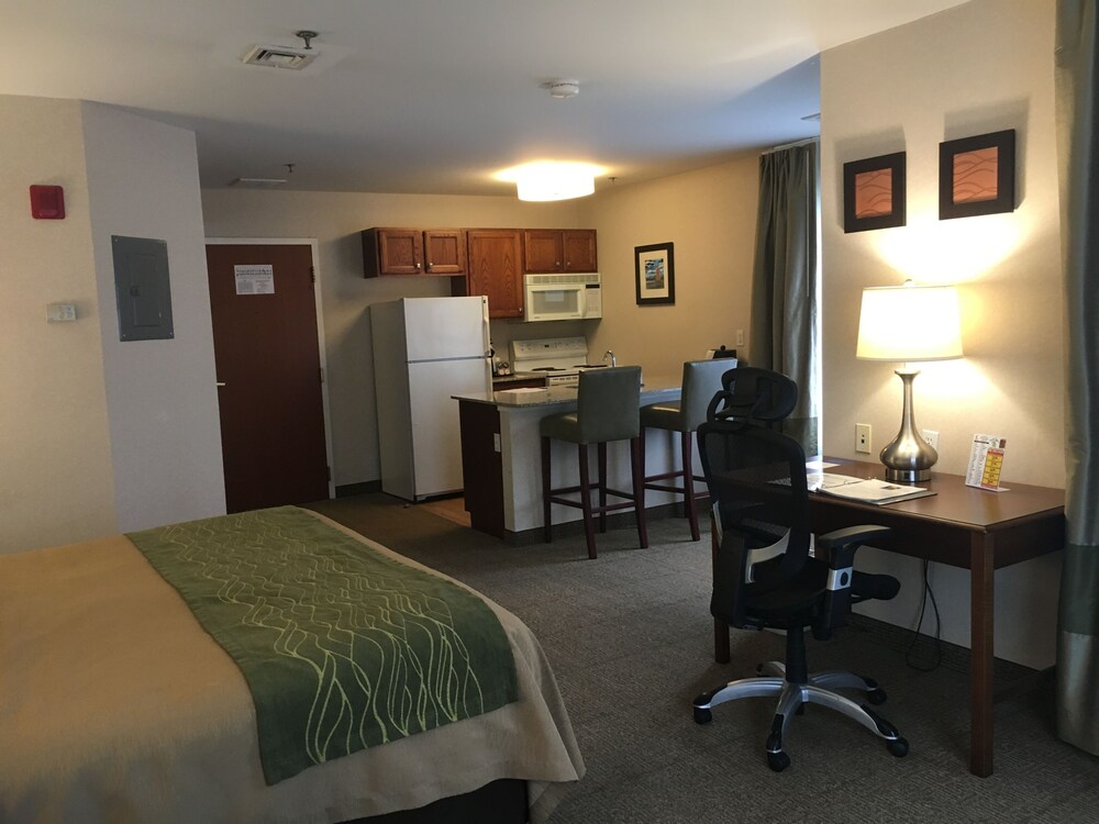 Comfort Inn & Suites