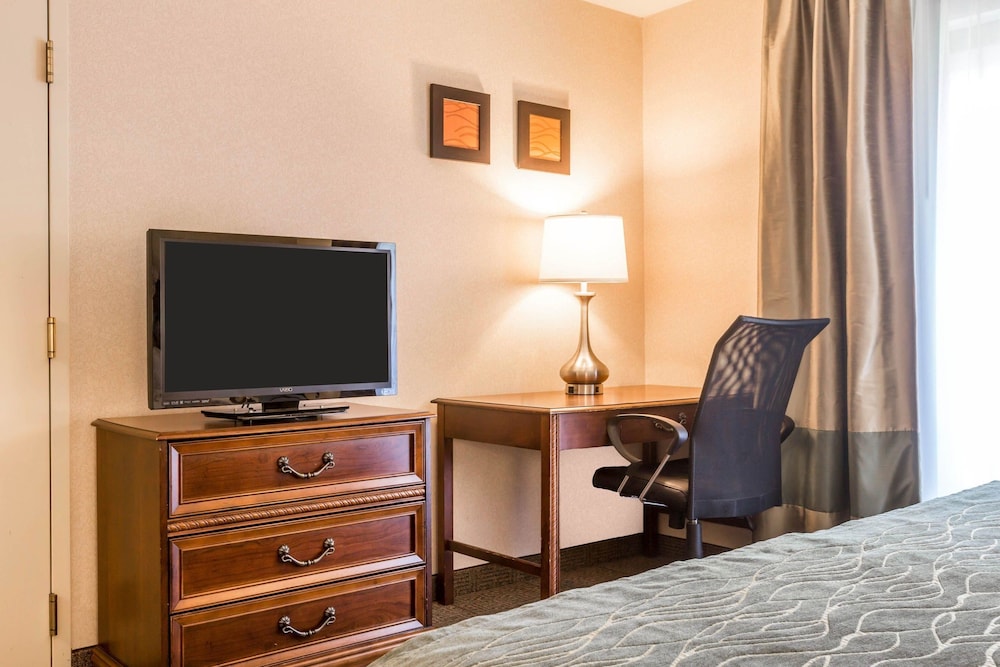 Comfort Inn & Suites